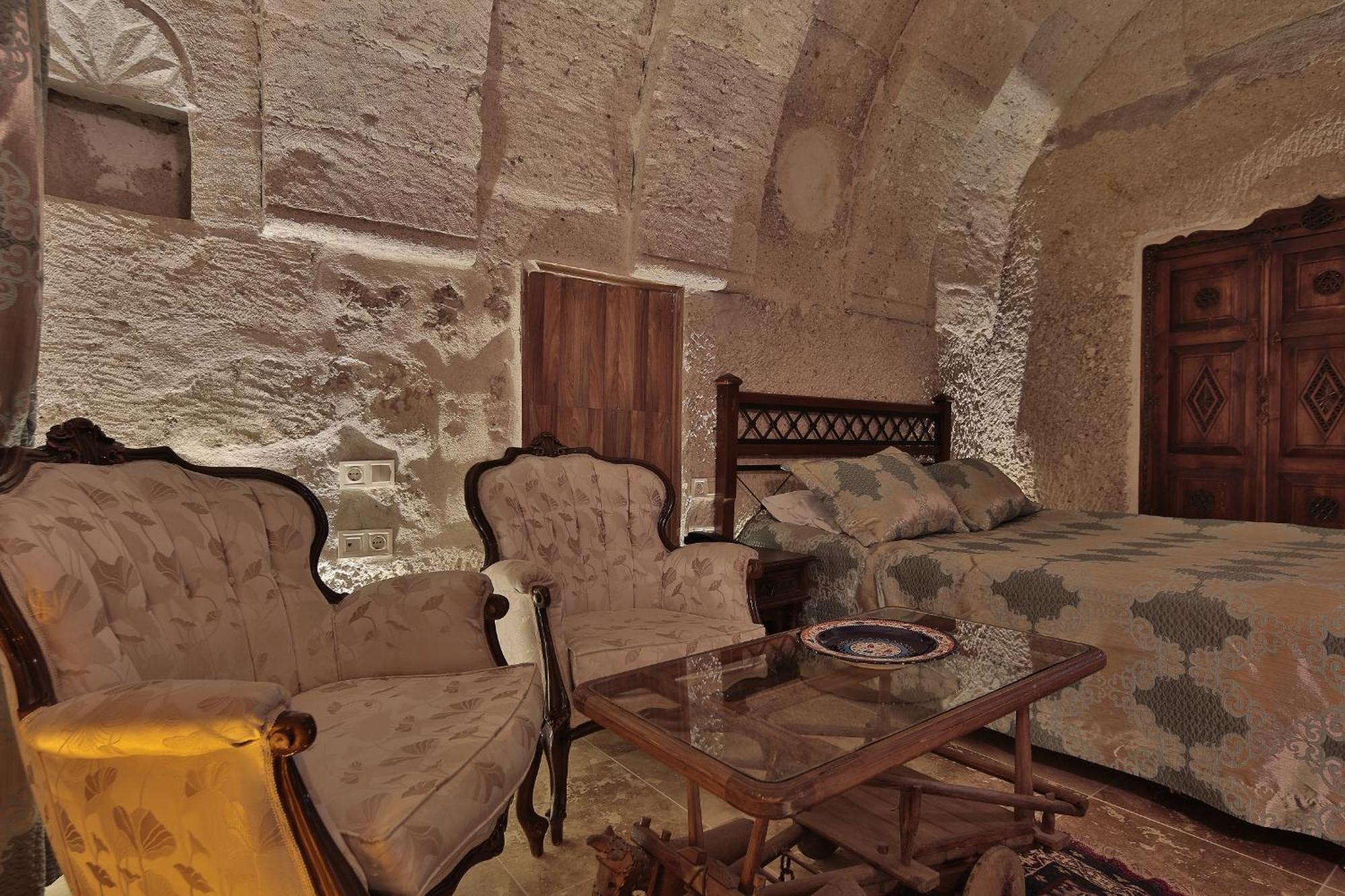 Shoestring Cave House Goreme Room photo